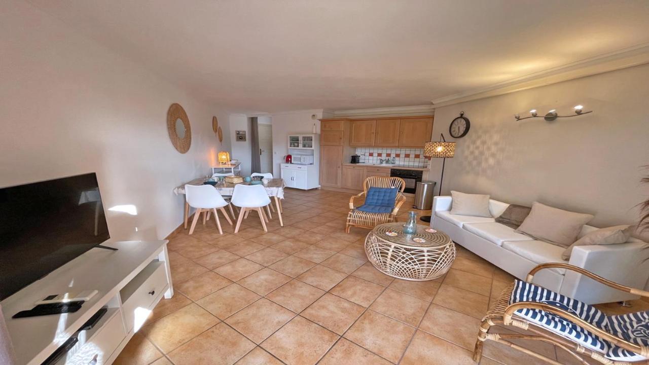 Appartement Les Pins Bleus A8 Sainte-Maxime Exteriör bild