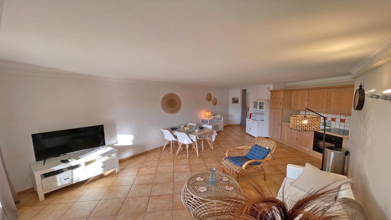Appartement Les Pins Bleus A8 Sainte-Maxime Exteriör bild