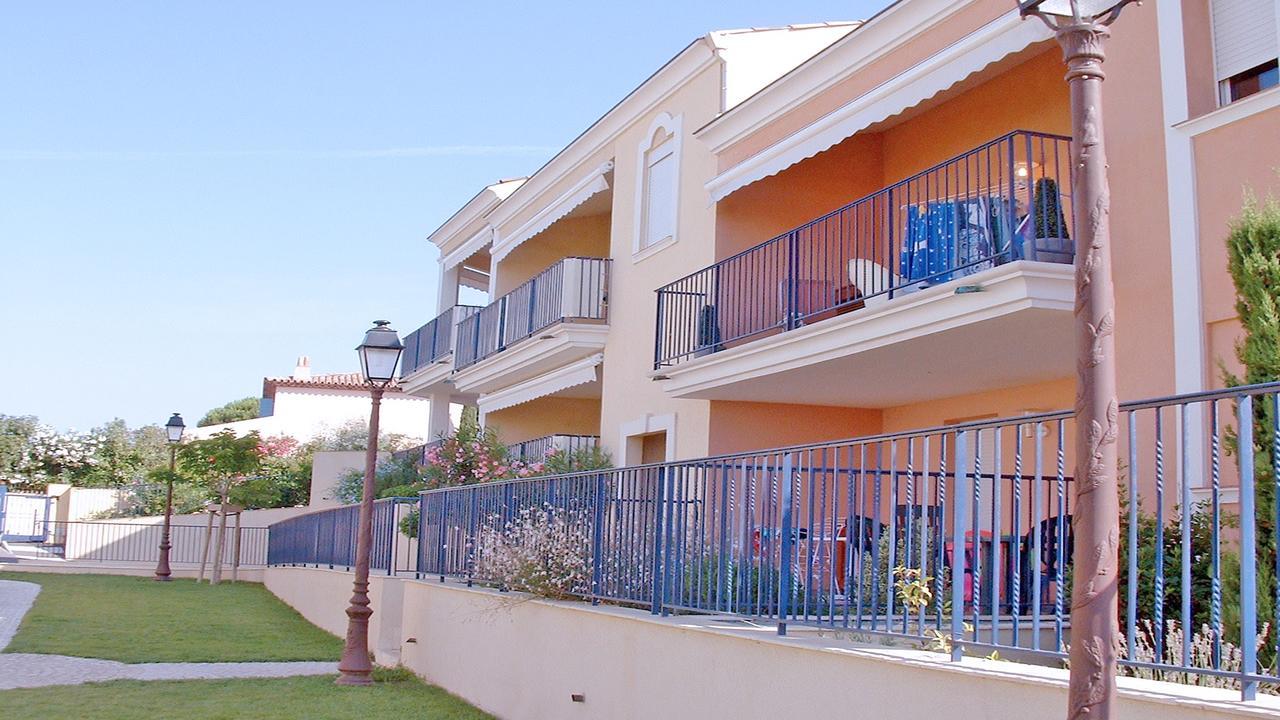 Appartement Les Pins Bleus A8 Sainte-Maxime Exteriör bild